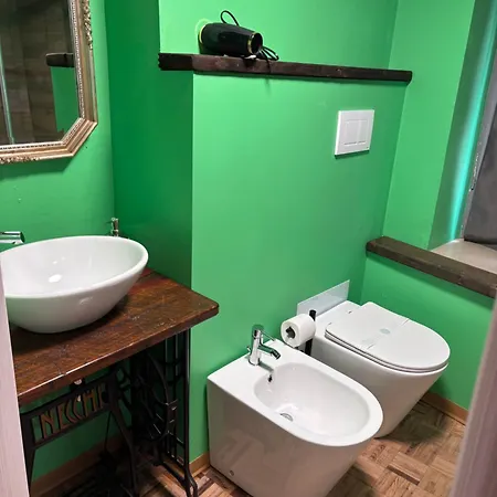 Red 2 Bed and breakfast 3*