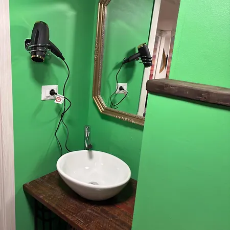 Bed & Breakfast Red 2